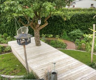 æbletræ på terrasse, moderne have, unikahaver, havearkitekt